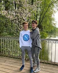 Отец — валентин гаврилович, трудился механиком на сухогрузе, позже строителем. Nonna Grishaeva Ne Hochu Kak S Dochkoj Upustit Kakie To Veshi S Synom Starhit Ru