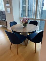 Decker Tables Modern Dining Tables Modern Dining Room Kitchen Furniture Room Board In 2020 Modern Dining Table Modern Dining Room Round Modern Table