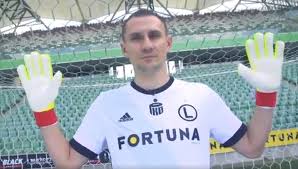Trzecia seria była słabsza w jej wykonaniu, jednak żadna z przeciwniczek nie zdołała jej wyprzedzić. Legia Warszawa Prowokuje Bramkarz Jedrzejczyk Zaprasza Kibicow Na Mecz Z Piastem Gol24