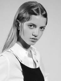 Lisa Reitsma's Instagram, Twitter & Facebook