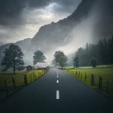 Country Road Lauterbrunnen Switzerland By Cuma Cevik Cumacevikphoto On Instagram Fotografia Paisaje Hermosos Paisajes Paisaje Urbano