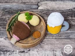De En Anleitung Oktoberfest 2018 Teil 1 Mit Hax N Knodeln Sussem Senf Und Bier Geschenk Amigurumi Haekeln Deutsch Englisch Lebensmittel Hakeln Kuchen Hakeln Oktoberfest