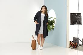 Robe Mariniere Et Trench Fluide Collection Blancheporte X Aurelie Giot Robe De Travail Robe Mariniere Mode