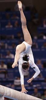 Соревнования по спортивной гимнастике в командном многоборье среди женщин на xxxii летних олимпийских играх прошли 27 июля 2021 года. Idei Na Temu Hudozhestvennaya Gimnastika 110 V 2021 G Hudozhestvennaya Gimnastika Gimnastika Sportsmenki