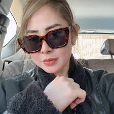 CUM LAUDE: Valerie Concepcion a Filipino actress, television host and  commercial model, graduated Magna Cum Laude from the University of the  Philippines Diliman with a degree in Bachelor of Arts in Broadcast