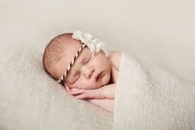 Beberapa ciri inilah yang menandakan bahwa bayi telah siap untuk diperkenalkan dengan mpasi. Ketahui Jam Tidur Bayi Yang Normal Alodokter