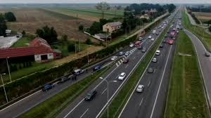 Obwodnica zambrowa była zablokowana po wypadku. Warszawa Wypadek Na S8 Fragment Oderwanej Bariery Smiertelnie Zranil Kobiete Tvn Warszawa