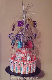 3 Stockige Torte Aus Kinderschokolade Endlich 18 Jahrelang Haben Wir Treuepunkte Von Ferrerop 3 Stockige Torte Kinder Schokolade Geburtstag Torte Basteln