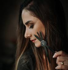 Sú chvíle, ktoré by som si priala zastaviť. Len tak sedieť, pozerať sa  okolo seba… a uvedomiť si, že všetko, čo naozaj potrebujem, už mám. Moja  rodina. Moje srdce mimo tela. Spolu