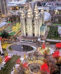 5 Tips To Make Seeing The Holiday Lights At Temple Square Jolly And Effortless N N Ig Bwaltphoto Visits Salt Lake Temple Lds Temples Utah Temples
