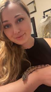 Leopard geckos: building trust with gentle handling