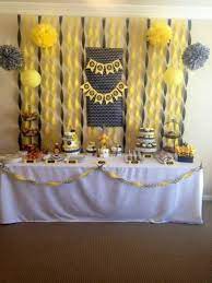 Vem Ver 50 Ideias De Decoracao Para Cha De Bebe Abelhinha Chadebebe Chadefralda Abelinha Bee Baby Shower Theme Bee Baby Shower Bumble Bee Baby Shower