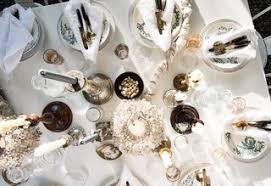 Our winter dinner ideas are sure to brighten up the season. Steal Winter Dinner Party Ideas From This California Cool Soiree One Kings Lane Our Style Blog