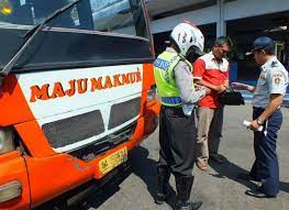 Gaji petugas brt trans jateng. Rekrutmen Pegawai Brt Dinas Perhubungan Provinsi Jawa Tengah Pusat Info Lowongan Kerja 2021