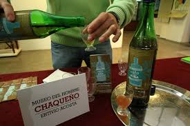 Se compra una botella de caña, se echan dentro algunas hojas de ruda, se la cierra y se la guarda. Cqh O7o7mmqfwm