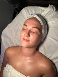 Hello 🙋‍♀️ everyone! Just a heads-up—I might be available for a few  appointments