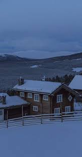 Nrk der ingen skulle tru at nokon kunne bu oddgeir bruaset legger ut på tur for å finne mennesker som har valgt å leve livet på høyst uvanlige steder: Der Ingen Skulle Tru At Nokon Kunne Bu Tv Series 2002 Imdb