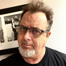 Whose your doppelgänger? I get Vince Gill a lot. Let's see some pictures.  #vincegill #redbusrealty #easttexasrealtor #billchildress