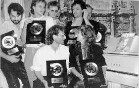 Sein hit sternenhimmel erreichte goldstatus, hielt sich insgesamt 22 wochen in den charts. Sandra Music Com Biographie