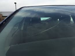 Usah risau tentang cermin kereta anda retak kena batu. Diy Tips Hilangkan Kesan Retak Di Cermin Kereta Guna 3 Bahan Era