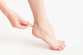 Comment faire partir une ampoule. Comment Eviter Et Soigner Une Ampoule Au Pied Darty Vous