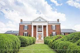 West Manor Estate Wedding Forest Virginia Lauren Wayne Estate Wedding Estate Wedding Venue Dream Wedding Venues