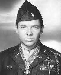 Audie Murphy 06 20 1924 05 28 1971 This Guy Is My Number One Hero Standing At 5 5 And Weighing 110 Lbs Heroe Heroes Personajes Ejercito De Estados Unidos