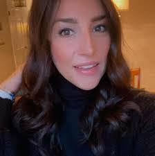 Lynnette Britton's Instagram, Twitter & Facebook