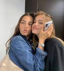 Alicia amanda vikander (/vɪˈkændər/, swedish: Pin By Nicolette Alicia On 4thevlog Friend Photoshoot Cute Friends Friends Photography