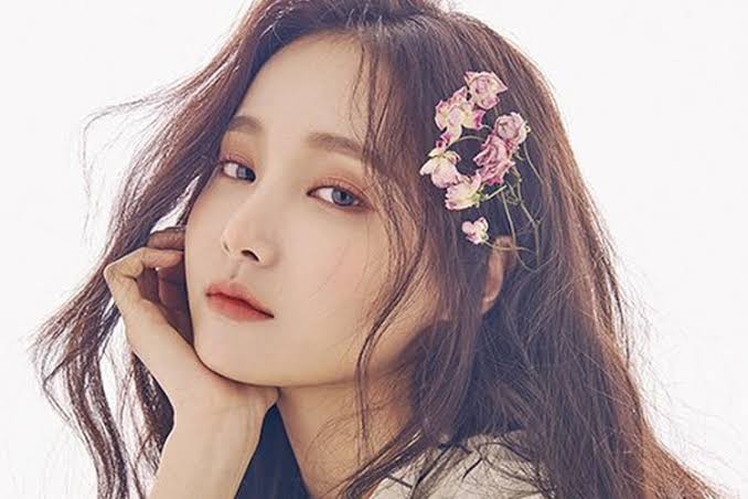 Hasil gambar untuk yeonwoo"