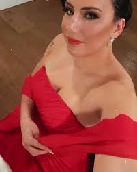 Sleighbells, but I definitely was slay. • Yes, this is a month late but  life has been happening. I so loved how I looked here very classics and  elegant. Fitting for the James Bond Casino royale theme ...