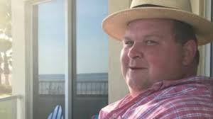 Camel escapes Tennessee petting zoo and kills 2 men