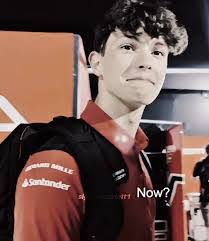 Scarlett Oliver's Instagram, Twitter & Facebook