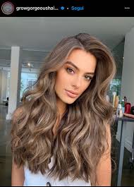 Tendenza numero uno del 2021 è una bella tinta color pesca, oppure fai la regina degli scacchi e scegli una tonalità ambra rossiccia profonda. Acquisto Capelli Tendenza Primavera 2021 Grande Vendita Off 66