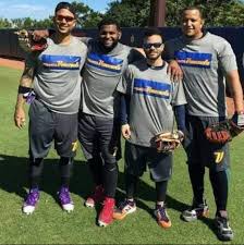 AQUI HAY , 8 TITULOS DE BATEO...