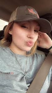 Hannah Henley's Instagram, Twitter & Facebook