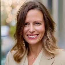 Maureen Graney's Instagram, Twitter & Facebook