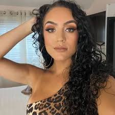 Anna (@annalamorteee)