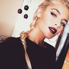 Cloe Martinez's Instagram, Twitter & Facebook