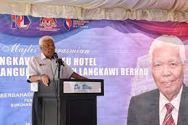 Dampak kepadatan penduduk membuat pembangunan makin gencar dilakukan. Skm Malaysia On Twitter Majlis Perasmian Hotel De Blue Milik Koperasi Pembangunan Daerah Langkawi Berhad Telah Disempurnakan Oleh Ybhg Datuk Nordin Salleh Pengerusi Eksekutif Suruhanjaya Koperasi Malaysia Countdown100years Suruhanjayakoperasi