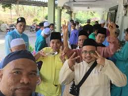 Siti nurfatimah binti hussen, setiausaha program berambeh bersama pelajar uum, jabatan kebajikan masyarakat 2. 9 Adab Ketika Menghadiri Rumah Terbuka Hari Raya Denaihati