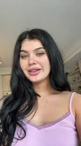 Amanda Pontious's Instagram, Twitter & Facebook