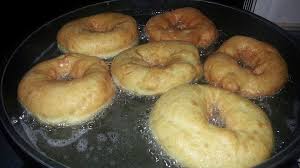 Queste ciambelle fritte che da sempre regnano tra i dolci del carnevale sardo, sono buonissime! Il Fascino Della Sardegna Fatti Fritti Morbidissimi