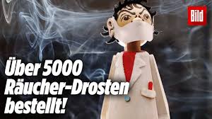 Drosten verwies auf einen wohl hohen frauenanteil beim medizinischen personal und pflegepersonal, das das mittel in deutschland erhielt. Virologe Drosten Als Rauchermannchen Wahnsinn Wer Den Alles Haben Will Youtube