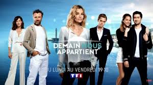 Depuis la découverte des photos volées de victor et clémentine, lou se méfie de victor et surveille ses moindres faits et gestes. Demain Nous Appartient Spoilers L Enquete Resolue Une Arrivee Un Retour Ce Qui Vous Attend La Semaine Prochaine Resumes Dna Du 15 Au 19 Fevrier Stars Actu