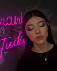 Desde NEW YORK 🗽❤️‍🔥✨ Agenda tu cita al📲 81 3256 0539 ▪️Uñas  ▪️Maquillaje Profesional ▪️Cejas 4k ▪️Laminado de Cejas ▪️Peinados Express  Planchado, Curlys,etc ▪️Depilaciones 📍Av Diego Diaz de Berlanga, Col. Las  Puentes