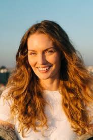 Lauren Graves's Instagram, Twitter & Facebook