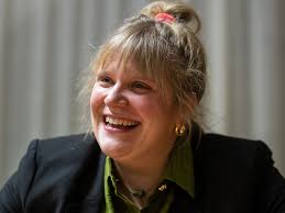 Stefanie Reinsperger spielt Liliom: “Oida, bist du deppat?”