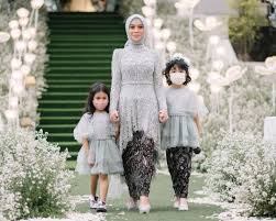 #1 contoh susunan acara ulang tahun anak di keluarga inti. Lesti Kejora Tampil Cantik Memukau Saat Lamaran Ini Detail Kebayanya Yang Elegan Womantalk