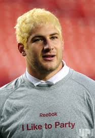 Photo: Chris Cooley warms-up prior to playing the Eagles in Washington